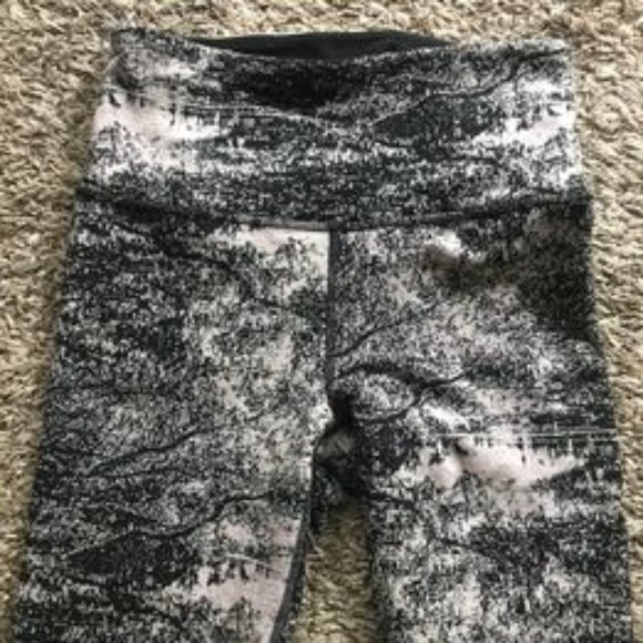 Women's Athleta Elation Glade High Rise 7/8  Tights Leggings - Picture 4 of 8